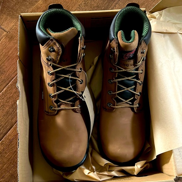 Men’s Size 13 Non-Metallic Toe, Waterproof 2240 Red Wing Work Boots NIB - Picture 1 of 9